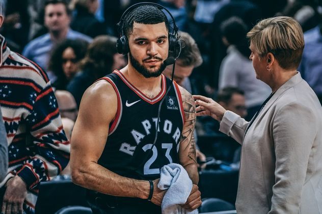 当她第一次 当她第一次